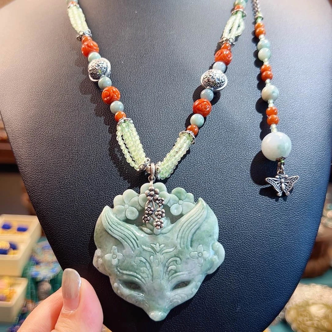 翡翠未镶嵌颈饰国风