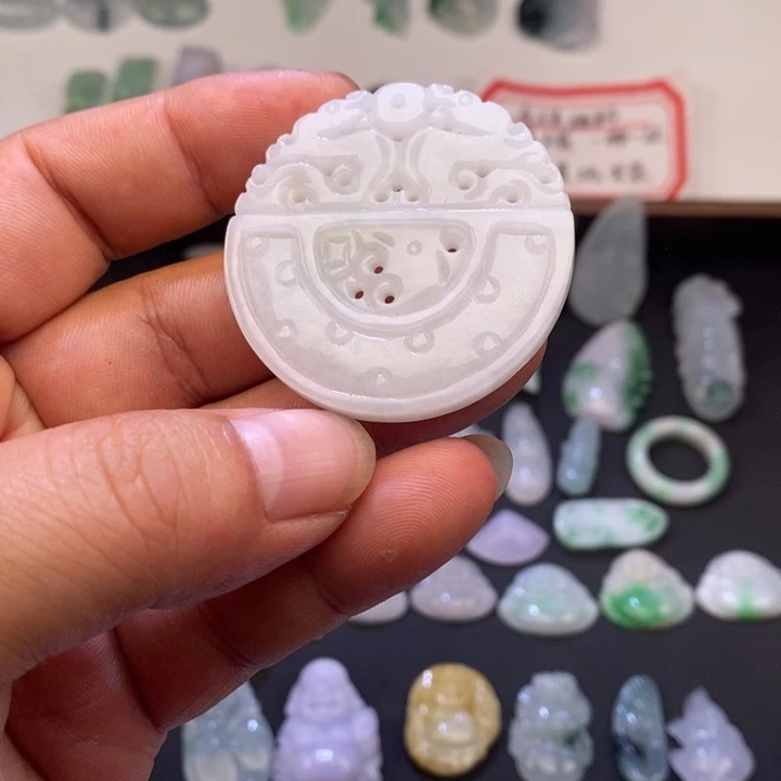 翡翠未镶嵌颈饰翡翠