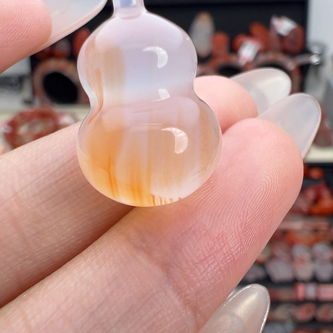 南红玛瑙未镶嵌颈饰葫芦