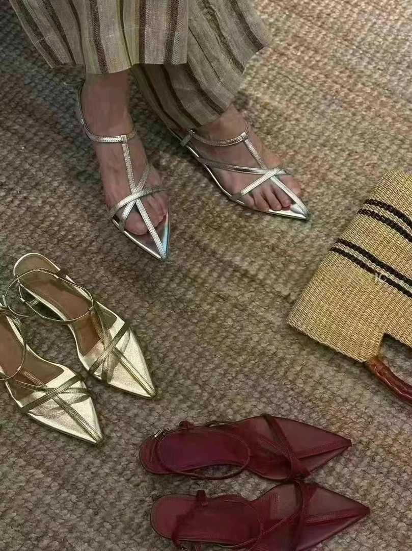 平跟尖头女士时装凉鞋低跟细跟胶粘街头风高跟鞋鞋子