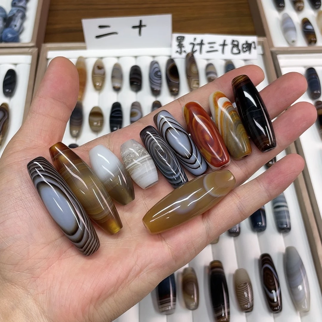 玛瑙/玉髓颈饰未镶嵌雪**鹰