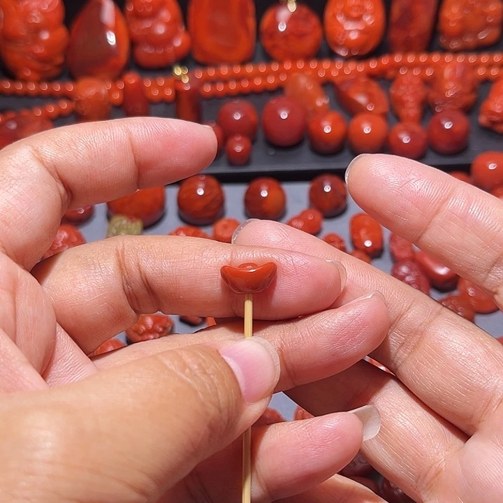 南红玛瑙未镶嵌配饰元宝