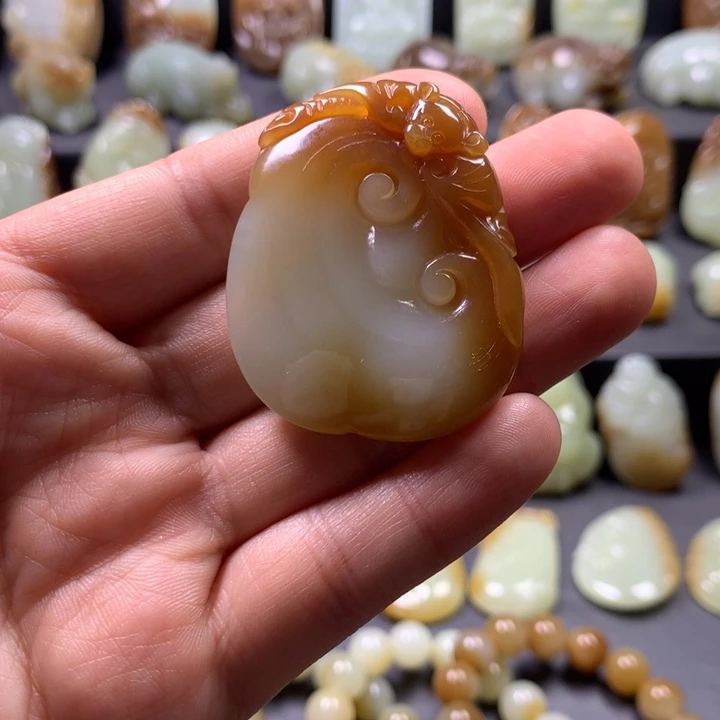 *****和田玉未镶嵌颈饰