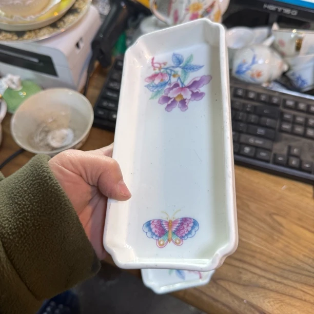 骨瓷蝴蝶长盘微瑕