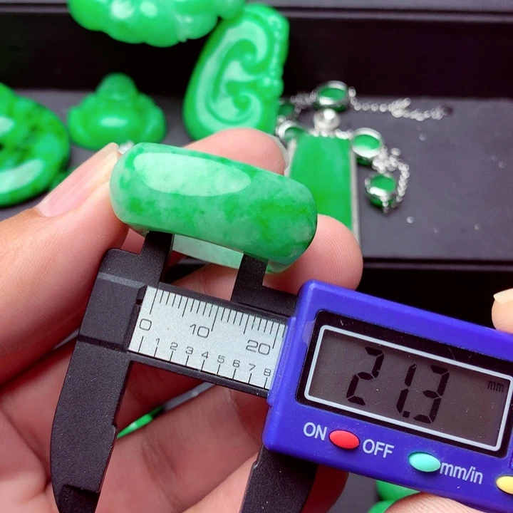 翡翠未镶嵌戒指戒指