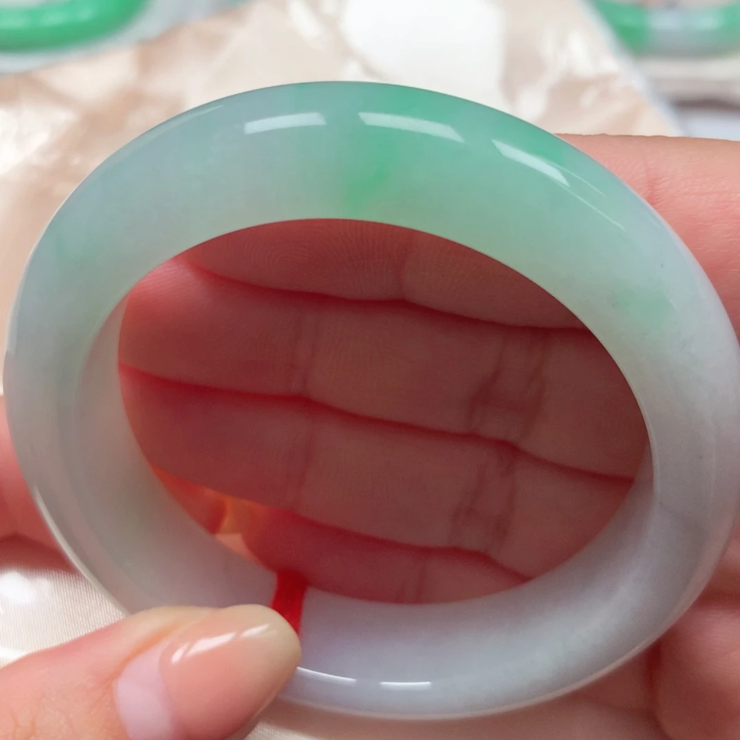 翡翠未镶嵌手镯5冰阳绿 细腻