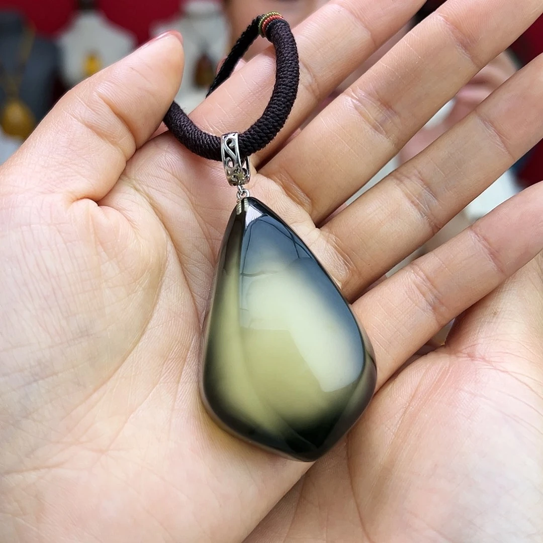 琥珀手镯未镶嵌吊坠