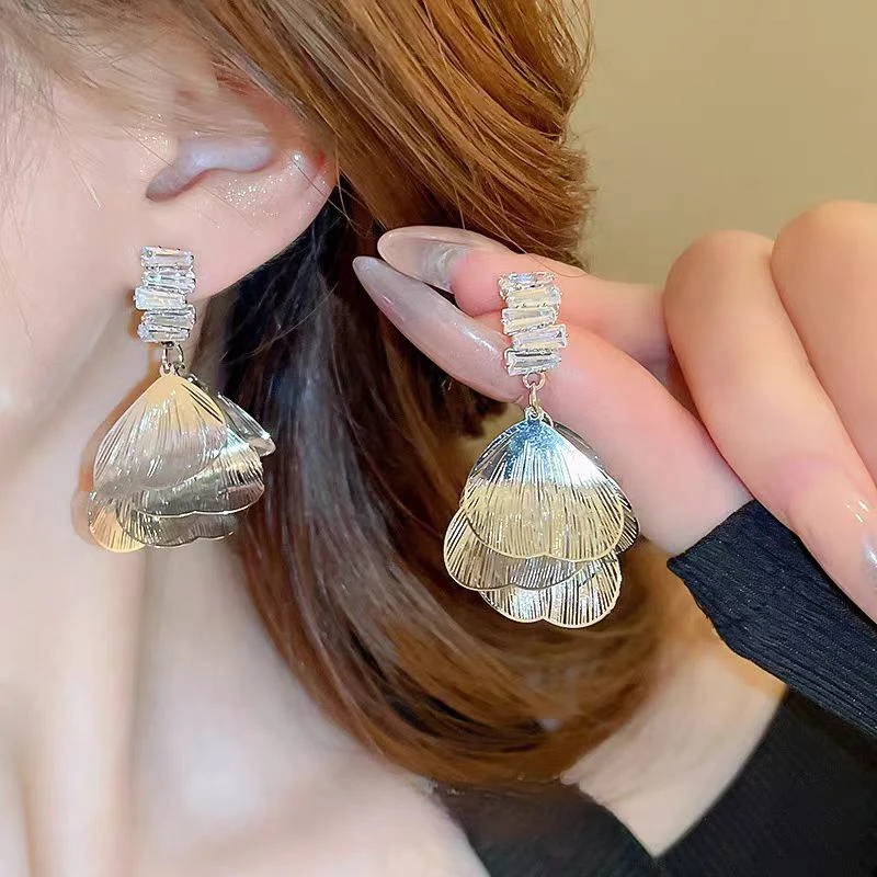 银针欧美夸张风锆石镂空花瓣耳钉轻奢小众设计耳环冷淡风气质耳饰