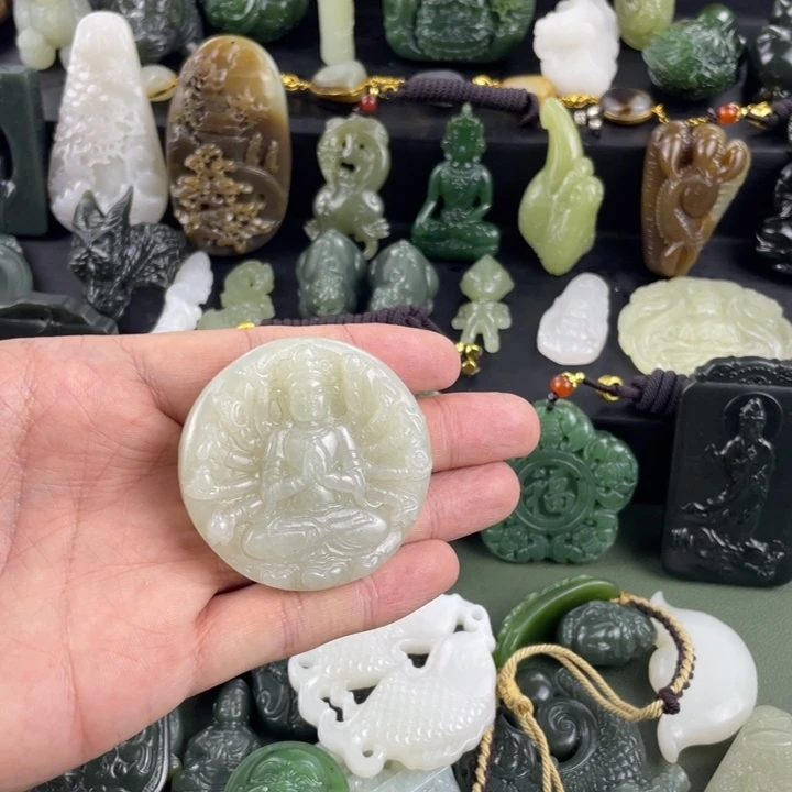 和田玉未镶嵌颈饰