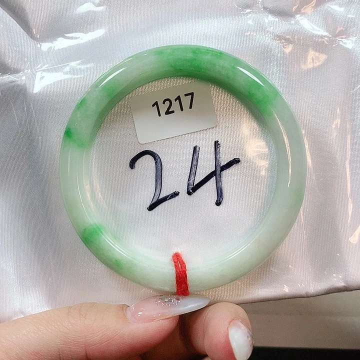 翡翠手镯未镶嵌天然翡翠手镯56