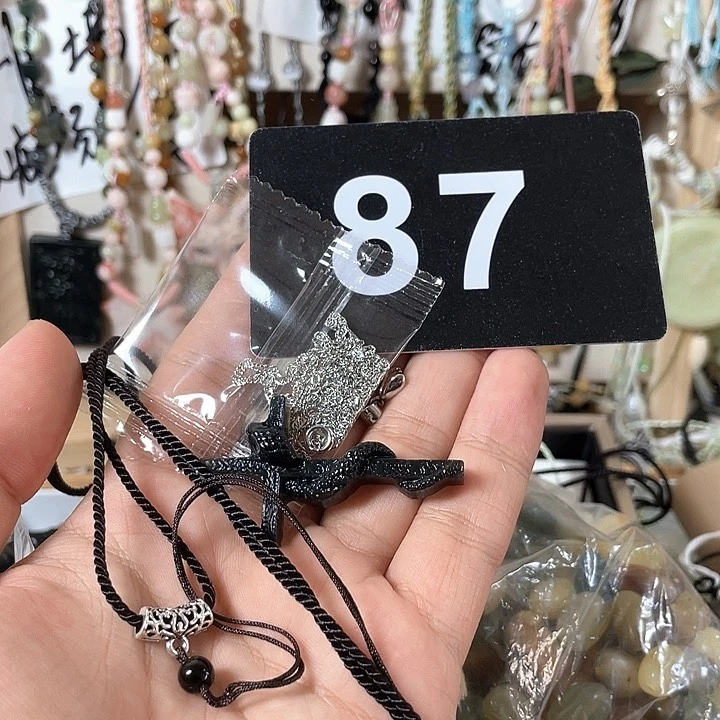 性***纲蛇纹石玉合金颈饰