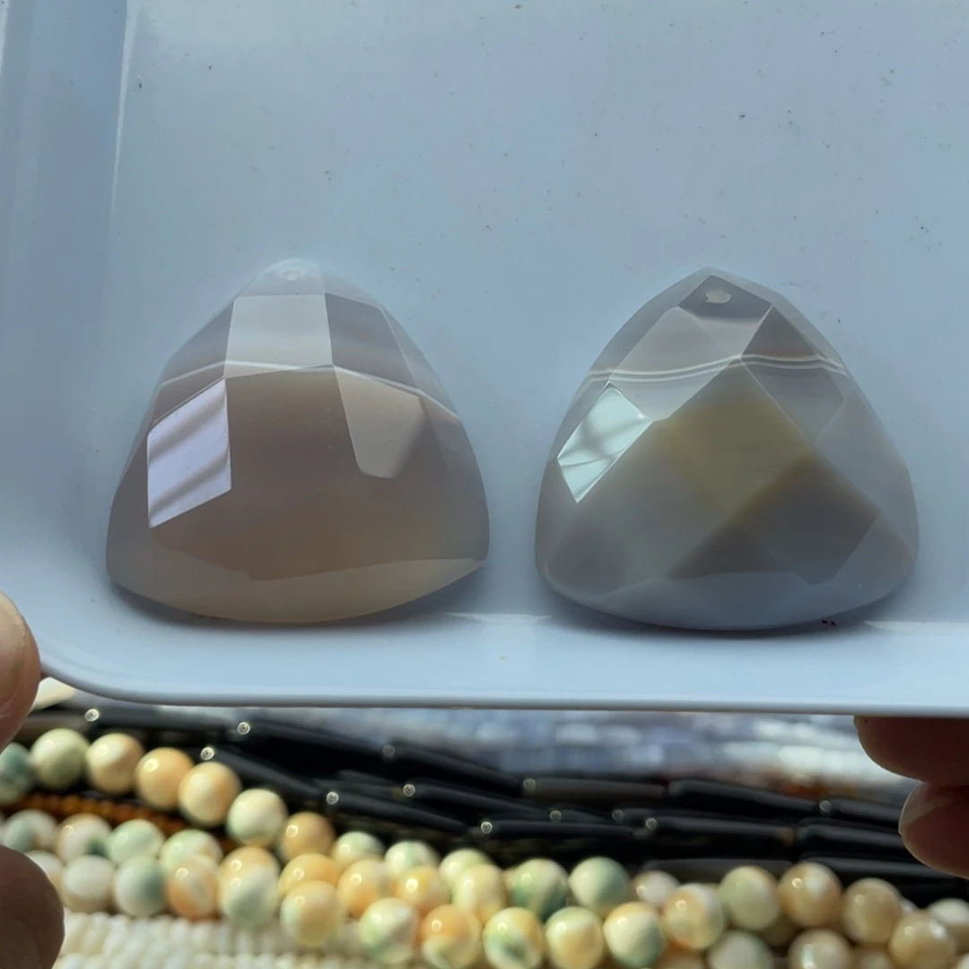 玛瑙/玉髓合金珠宝半成品一个装烟灰玛瑙切面三角吊坠卡40mm