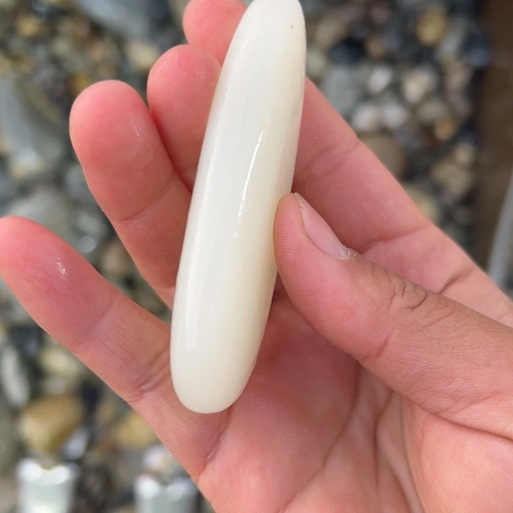 和田玉（糖玉）未镶嵌珠宝奇石