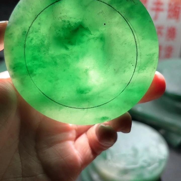 定制石英质玉（非洲翠）秋**爽手镯