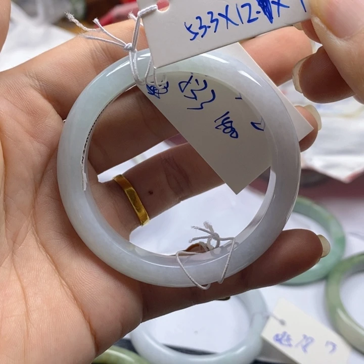 未镶嵌手镯翡翠天然翡翠