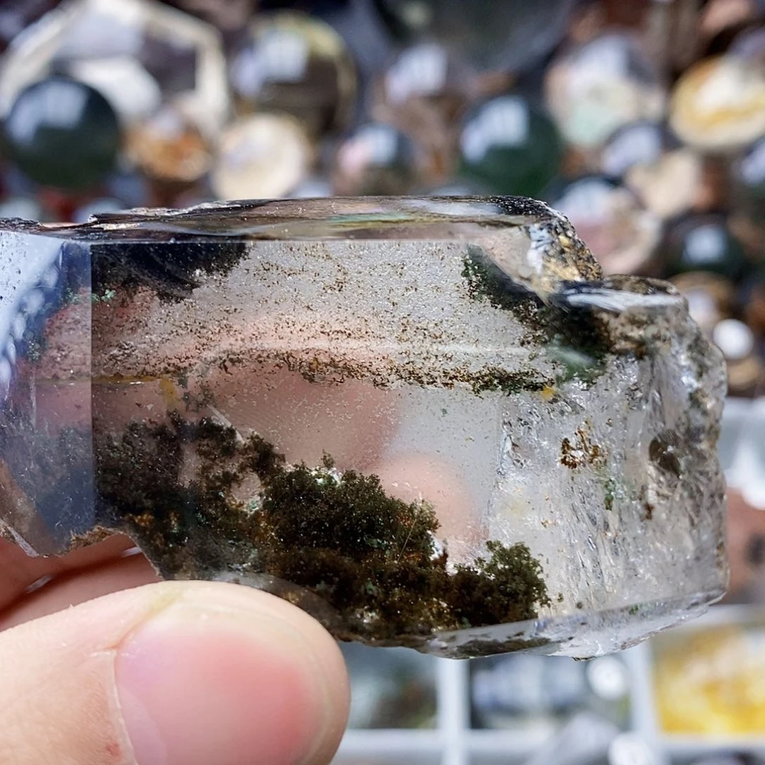 天然水晶透亮光泽未镶嵌水晶