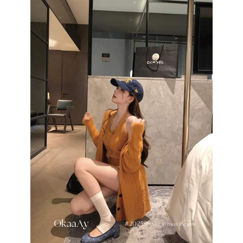 韩式麻花针织两件套女秋冬新款圆领吊带背心配中长款毛衣开衫外套