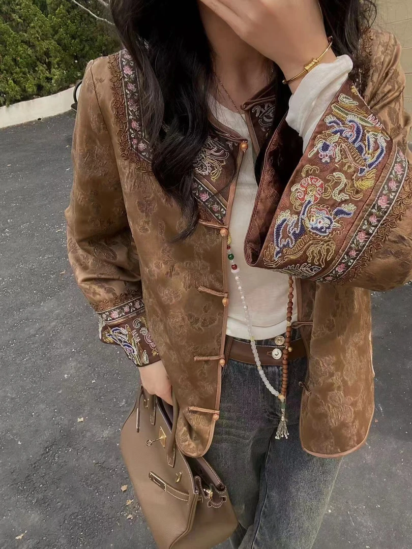 美垃德色系袖口刺绣对襟外套