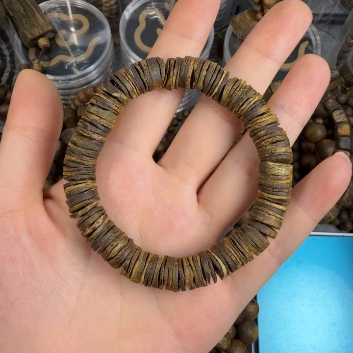 嘿***宝沉香沉香碎屑莺歌绿奇楠1.0片片10克➕