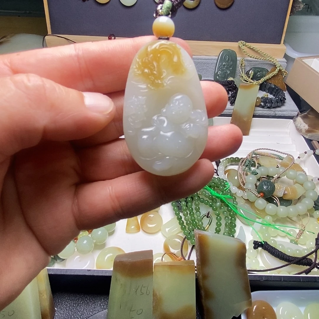 和田玉（糖玉）未镶嵌颈饰