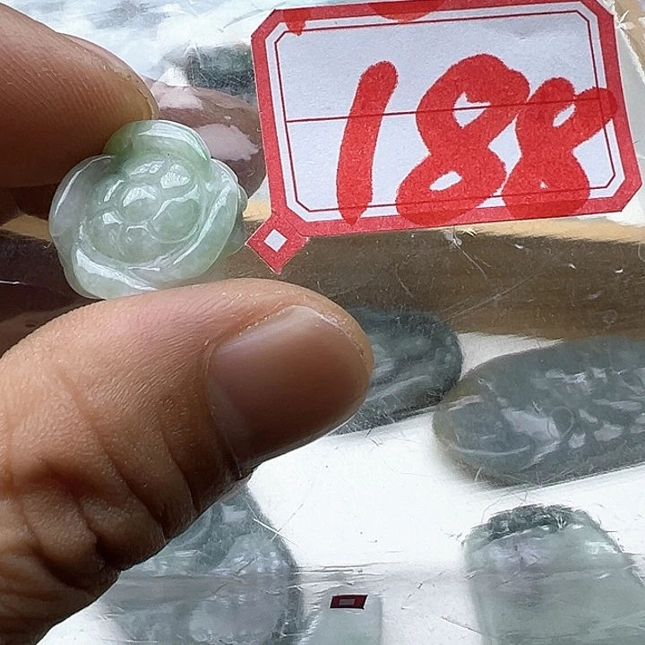 翡翠颈饰未镶嵌天然缅甸翡翠吊坠