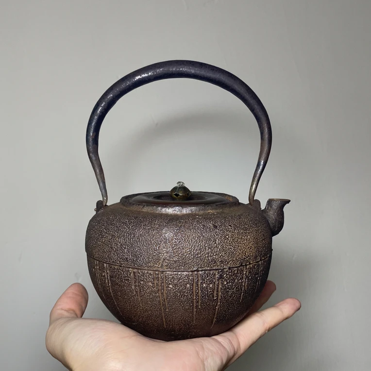 日本老铁壶 龙文堂造 天猫形 容量800cc 明治时期 青皮砂铁