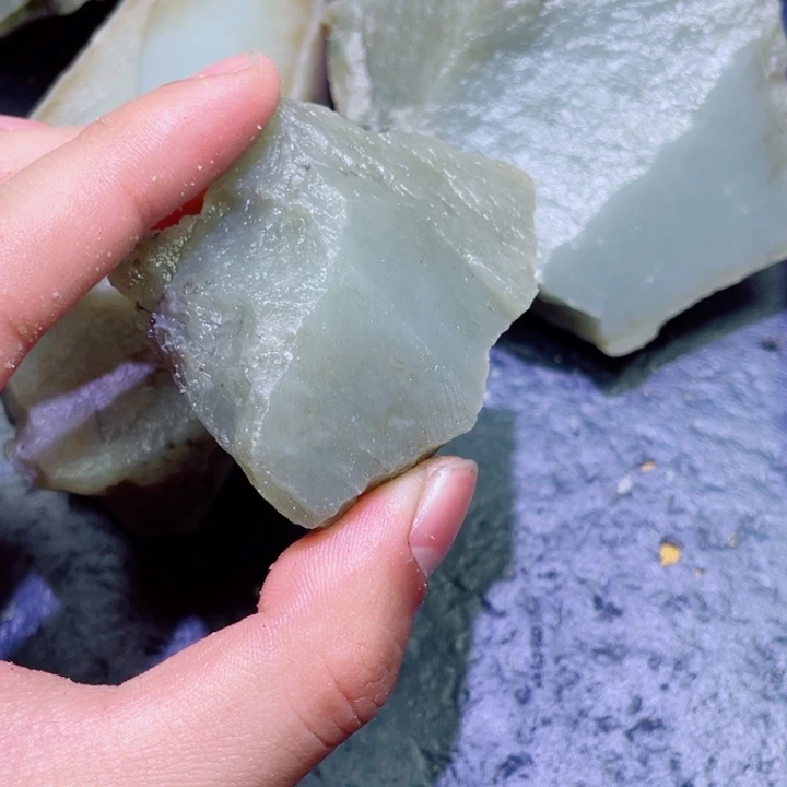 和田玉未镶嵌珠宝半成品