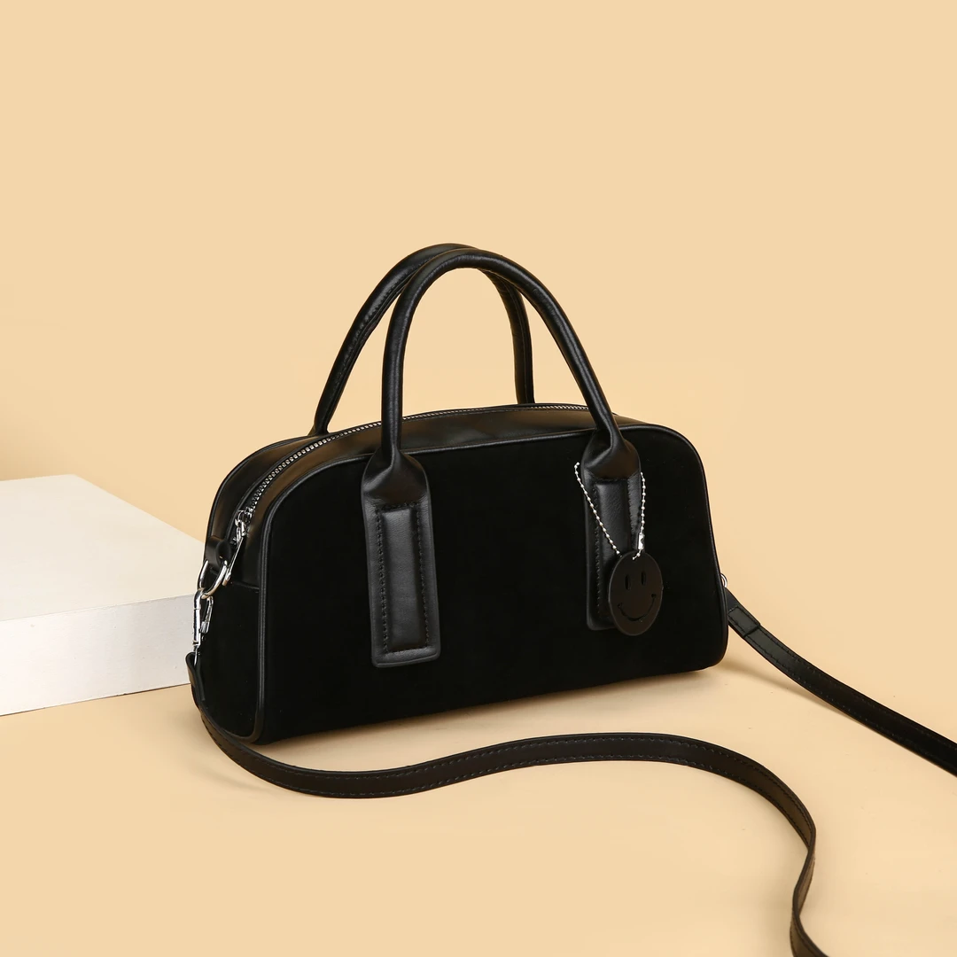 2025新款时尚新款绒绒软皮轻便波士顿包包女通勤单肩手提枕头包包