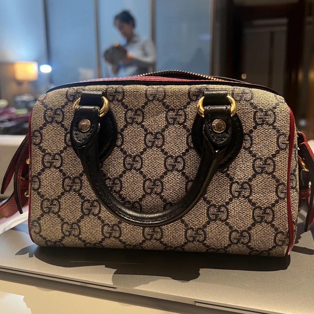 95新 GUCCI/古驰 95新老花波士顿拼红色