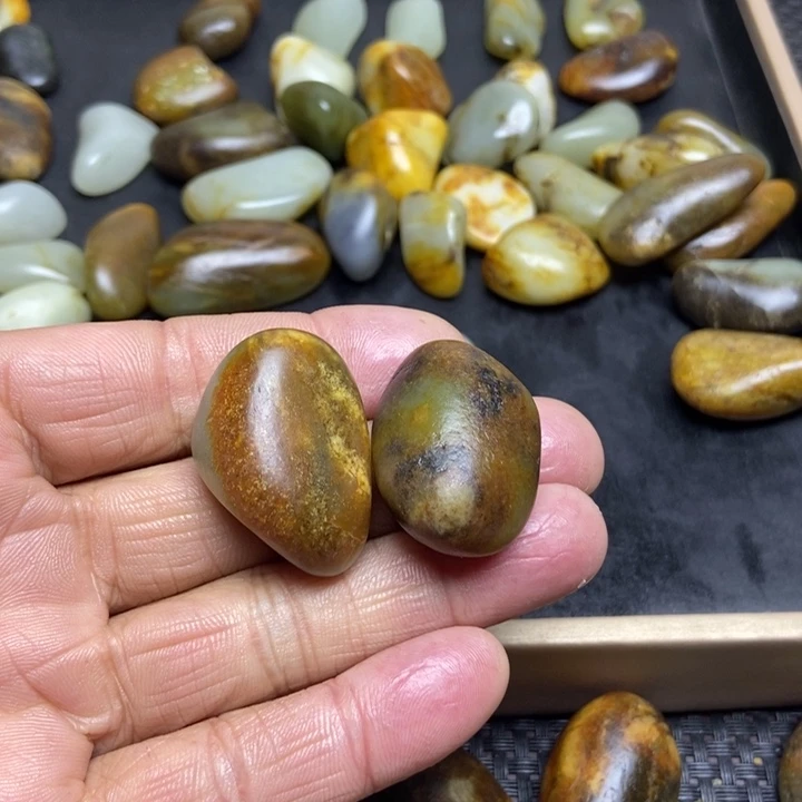 @***羊和田玉（糖玉）未镶嵌珠宝奇石