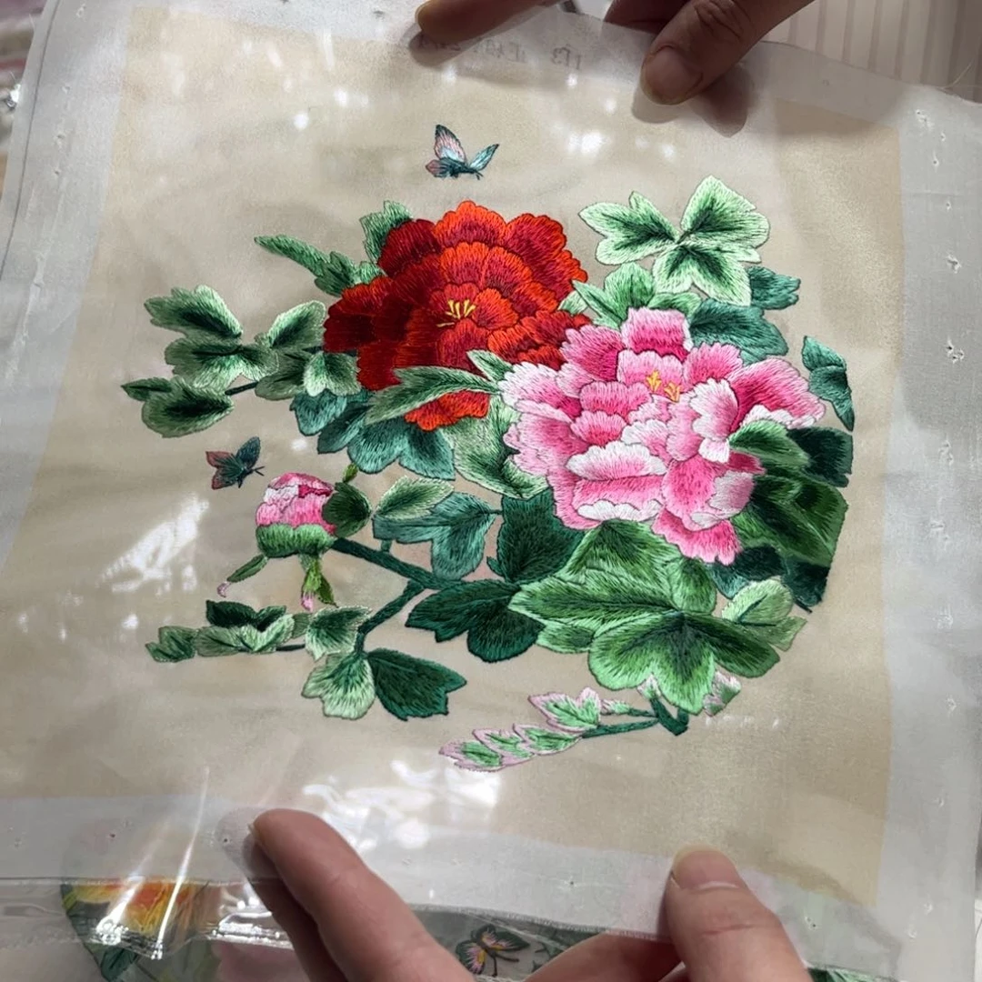 织绣纯手工制作的一款
