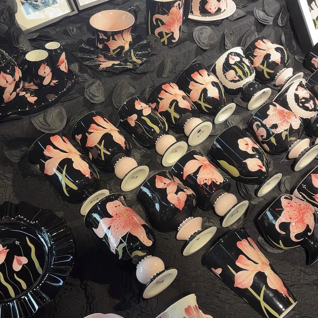 红陶瓷陶瓷陶瓷摊位97