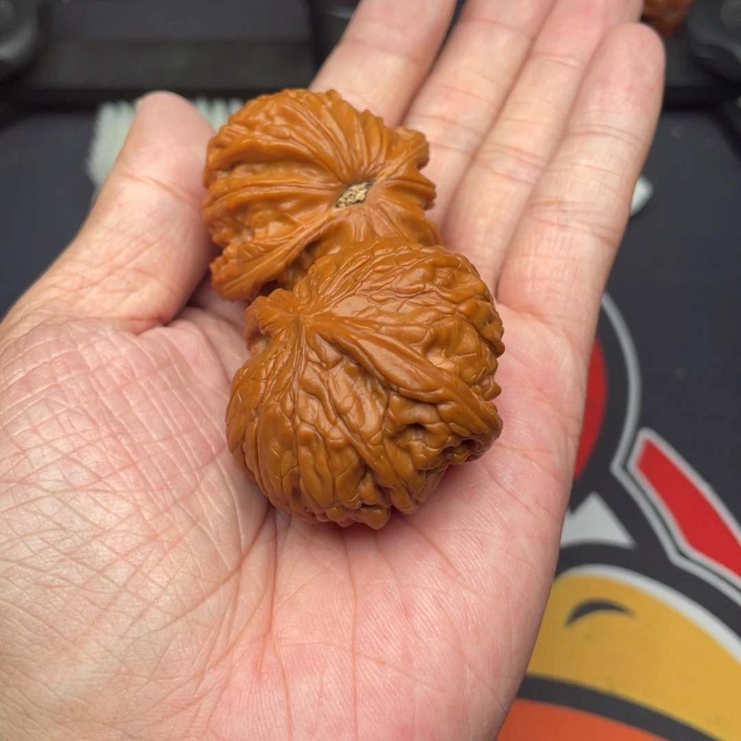 底***p文玩核桃吊坠磨盘