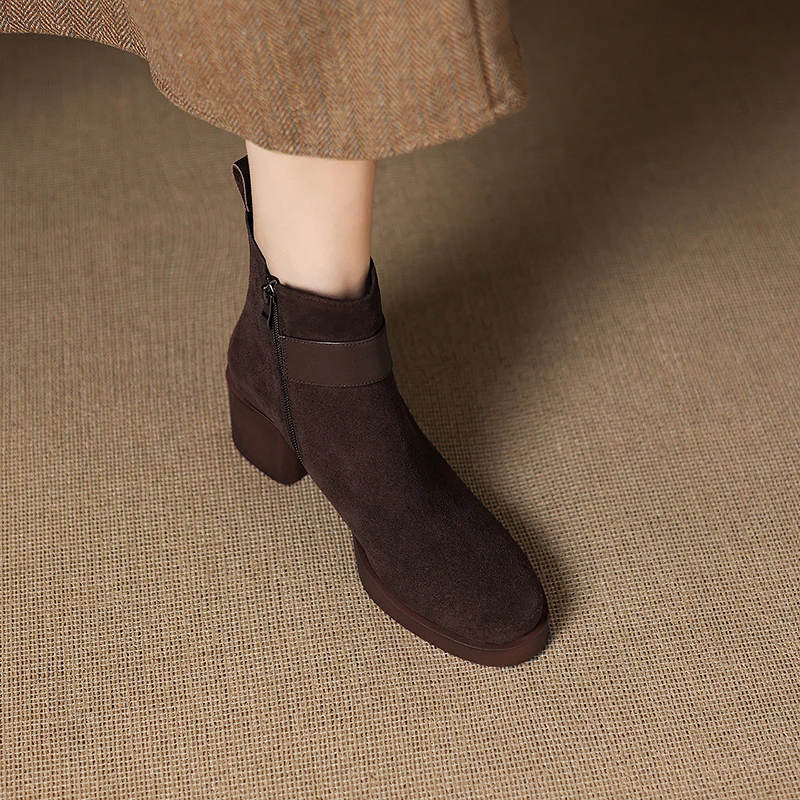 5CM-牛皮新款时装靴秋冬学院风圆头短靴简女士牛皮圆头粗跟皮带扣