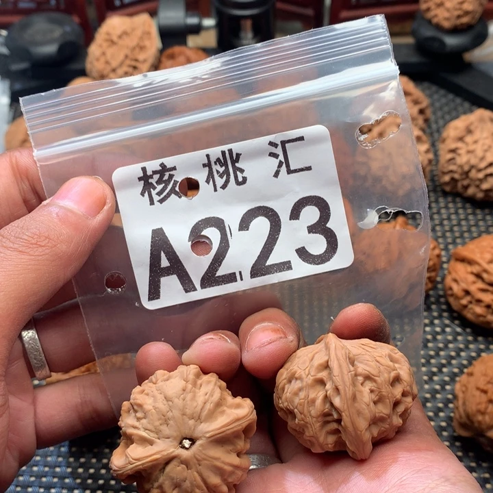 吊坠文玩核桃小金鱼