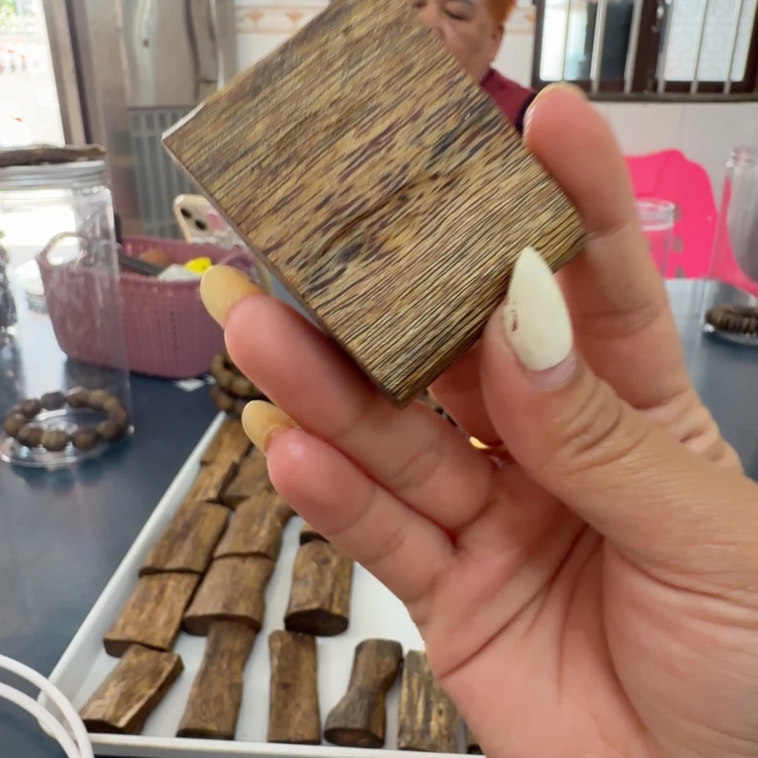 ****姐线香奇楠沉香原木