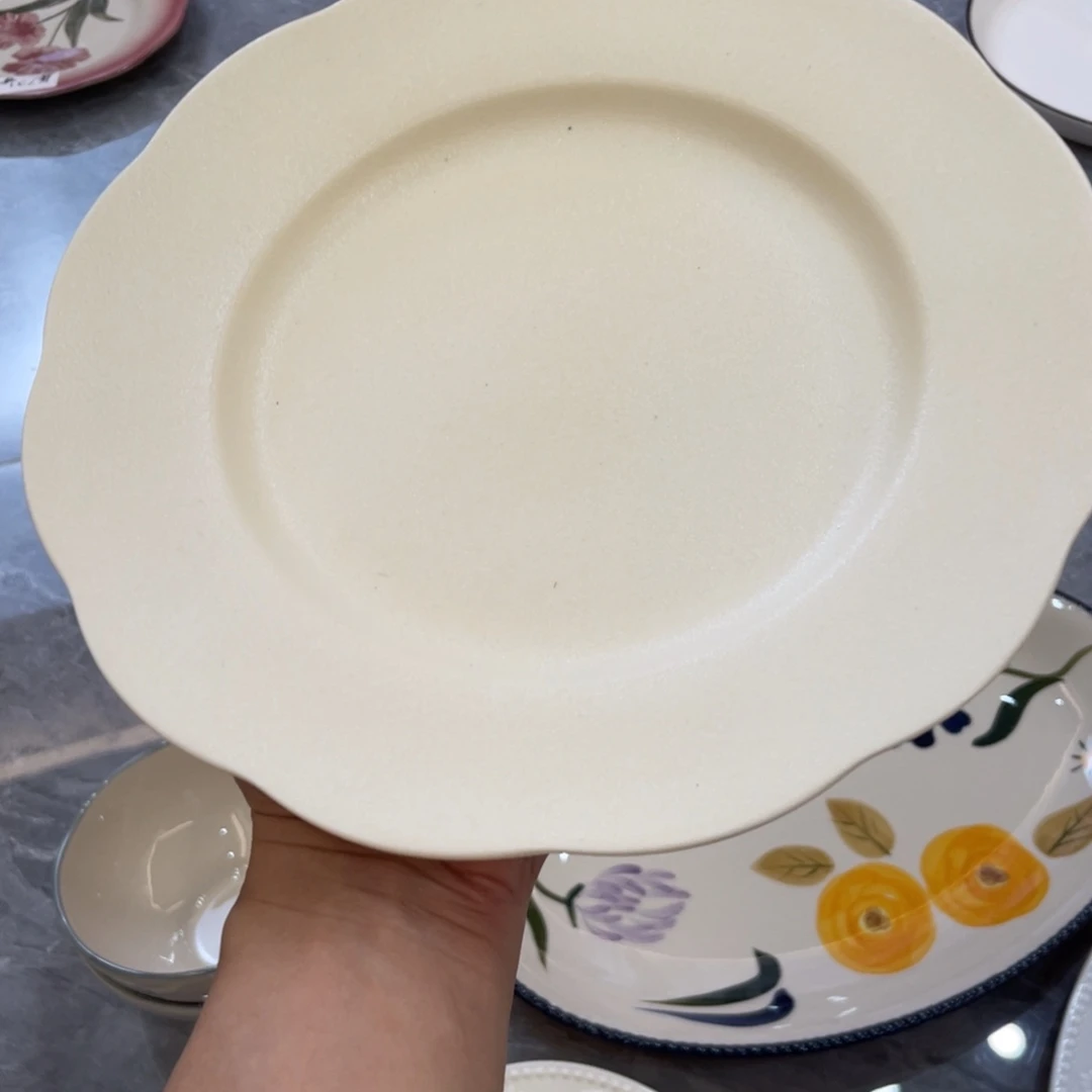 陶瓷微瑕餐具介意勿拍，满18飞！