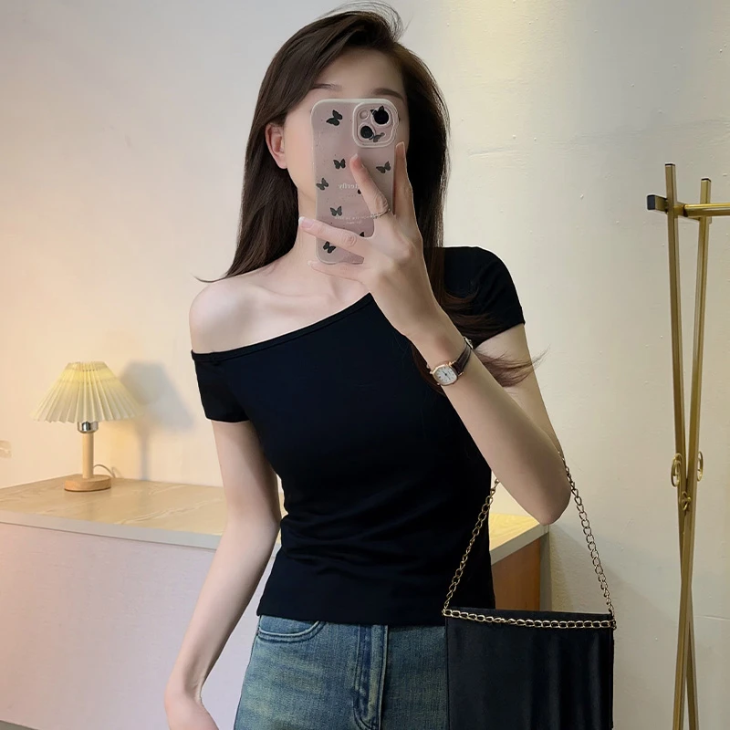 辣妹黑色露肩短袖T恤女夏季新款性感修身设计感显瘦斜肩ins上衣