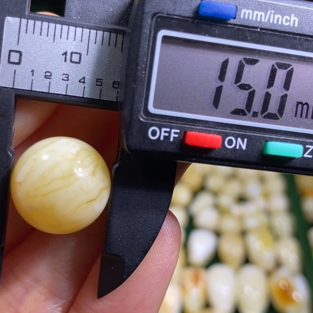 蜜蜡未镶嵌裸石配饰