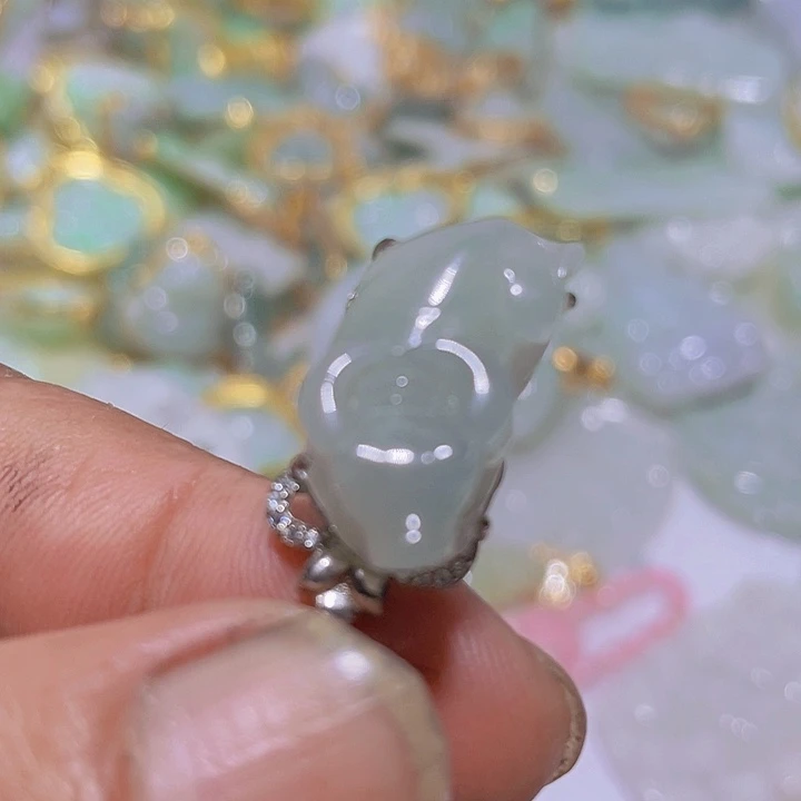 翡翠银S925镶嵌吊坠(不含链)牛