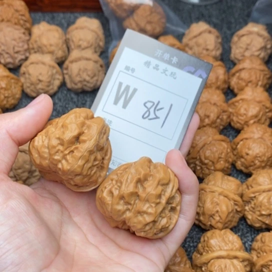 吊坠桃核我是第一百40