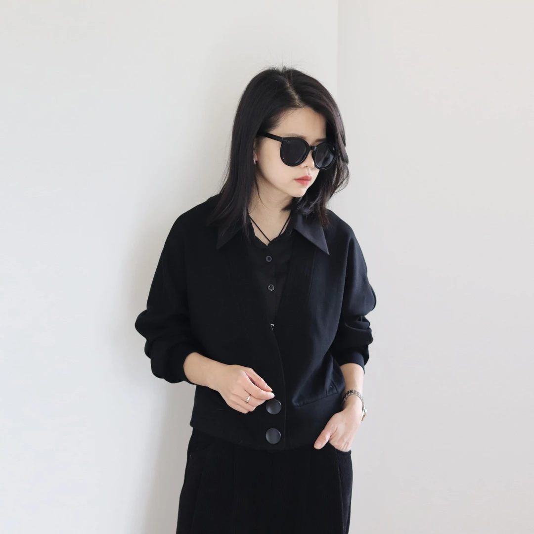 2025春季新款假两件衬衫领上衣显瘦长袖时尚百搭黑色宽松女士翻领