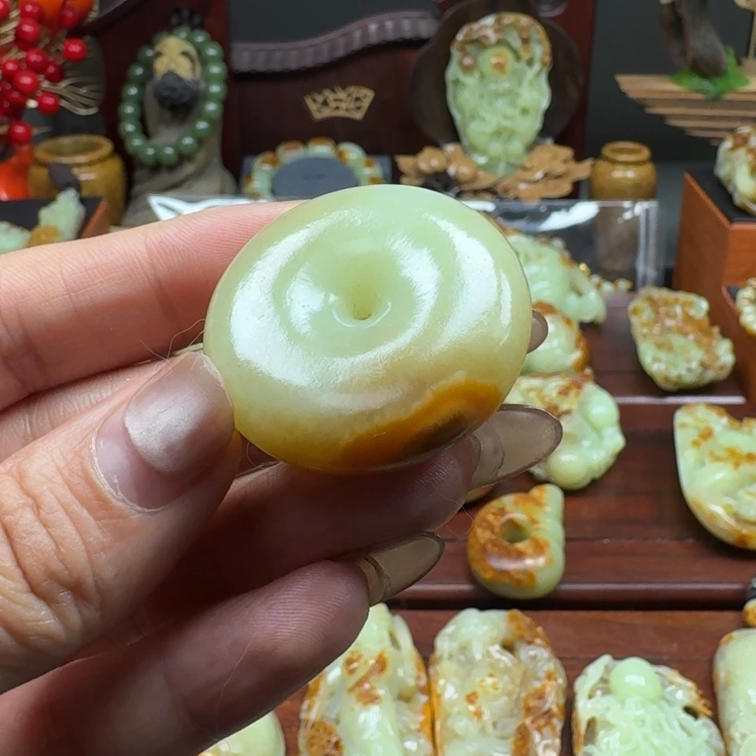 岫岩河磨玉（透闪石质玉）未镶嵌颈饰