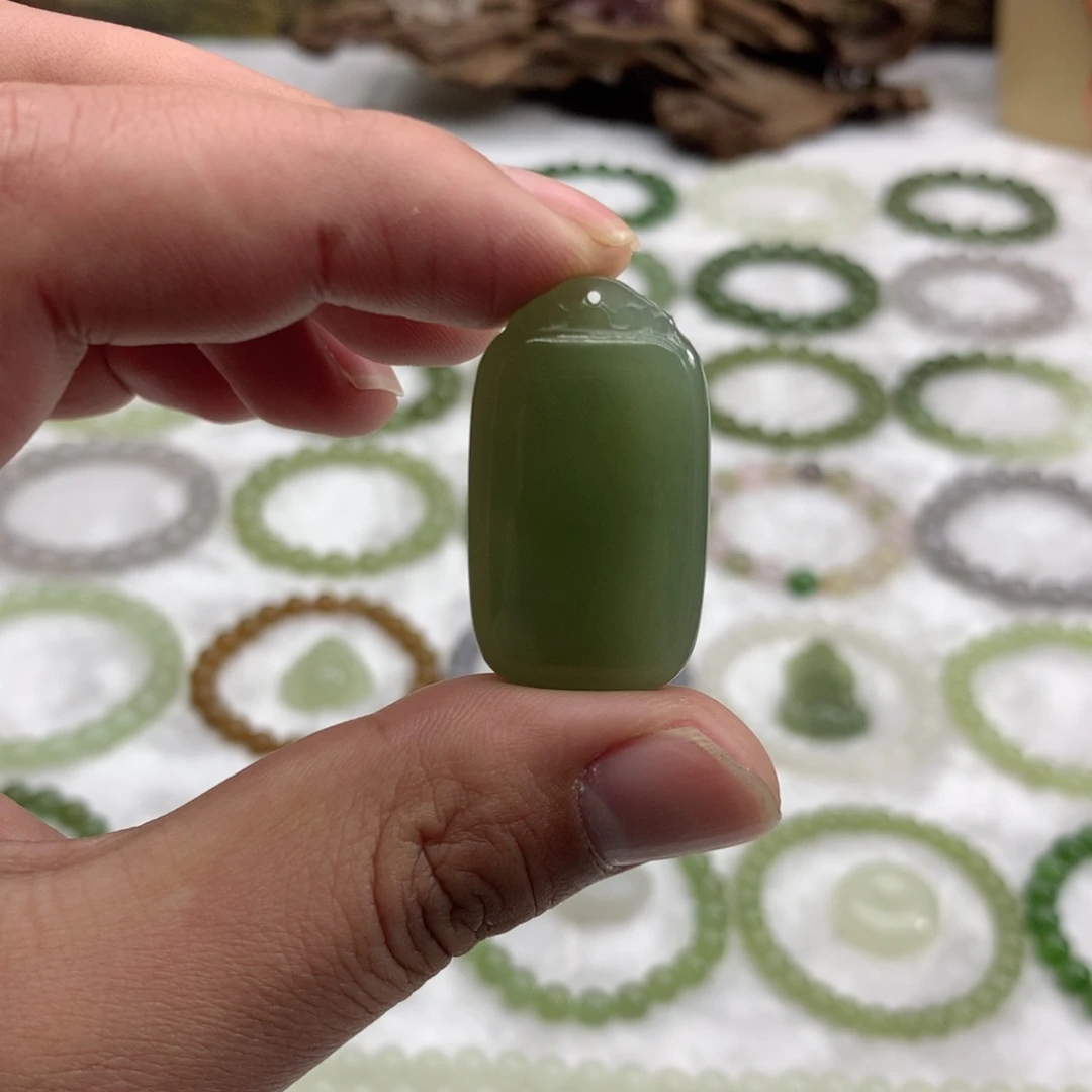 和田玉未镶嵌吊坠(赠链)湖水绿无事牌