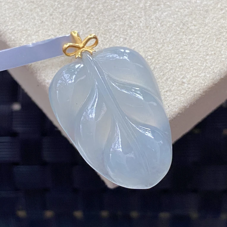 天然翡翠Ａ货18K金镶嵌老冰胶叶子吊坠 28*17.5*3.5