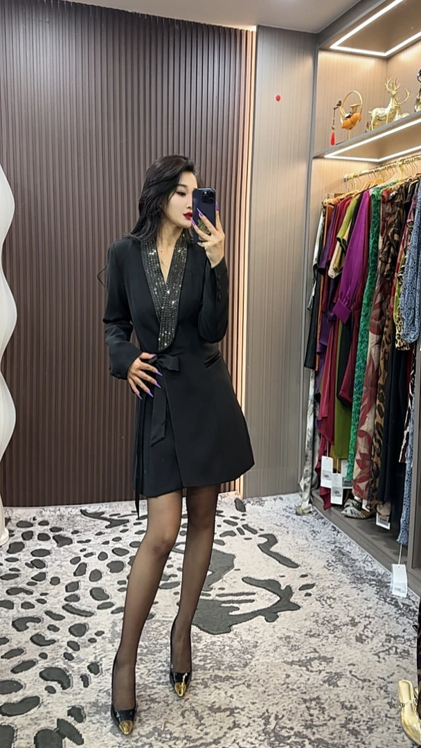 师小姐精品女装~重工烫钻中长款绑带西装裙805