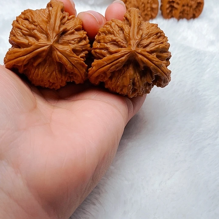 懂***_吊坠文玩核桃三棱