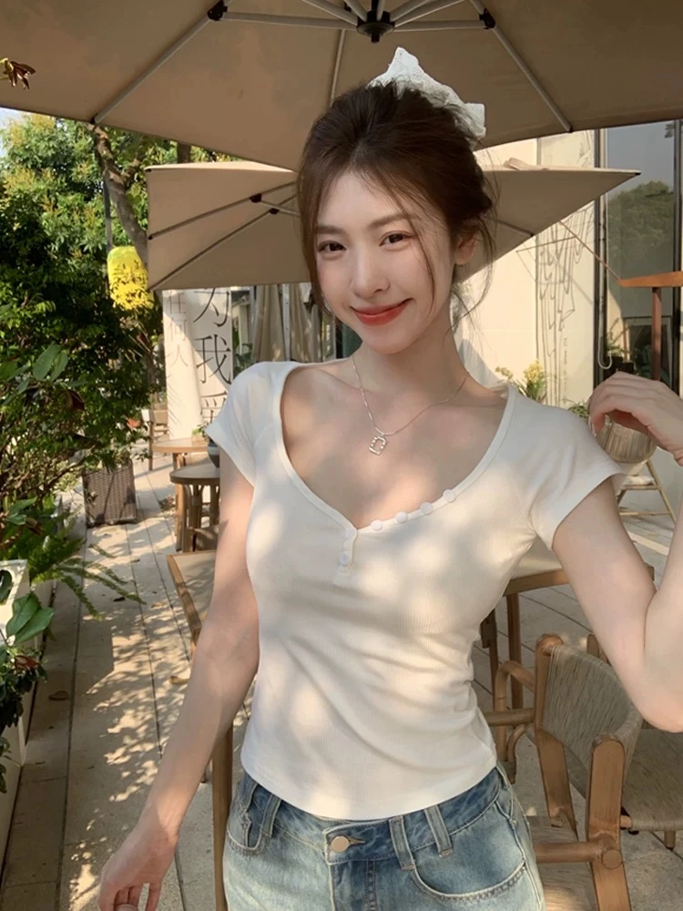 新款纯欲性感辣妹风夏季纽扣V领短袖T恤女修身显瘦外穿百搭上衣