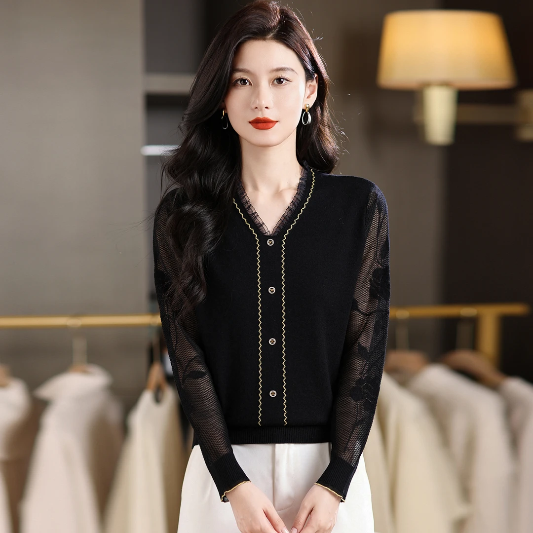 高级感蕾丝v领长袖镂空针织衫女秋装2025新款薄款黑色打底衫上衣