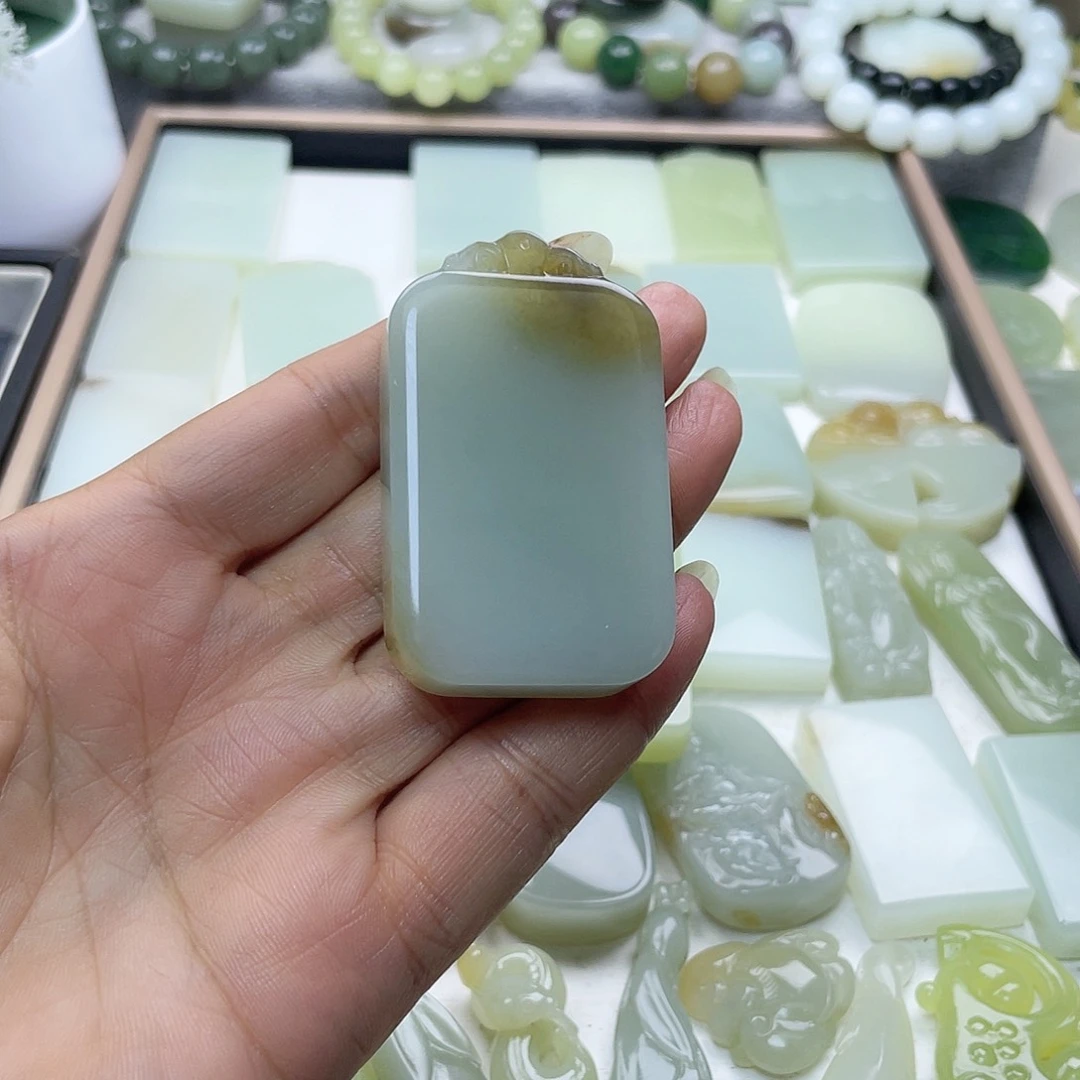 颈饰未镶嵌和田玉（糖玉）懂*